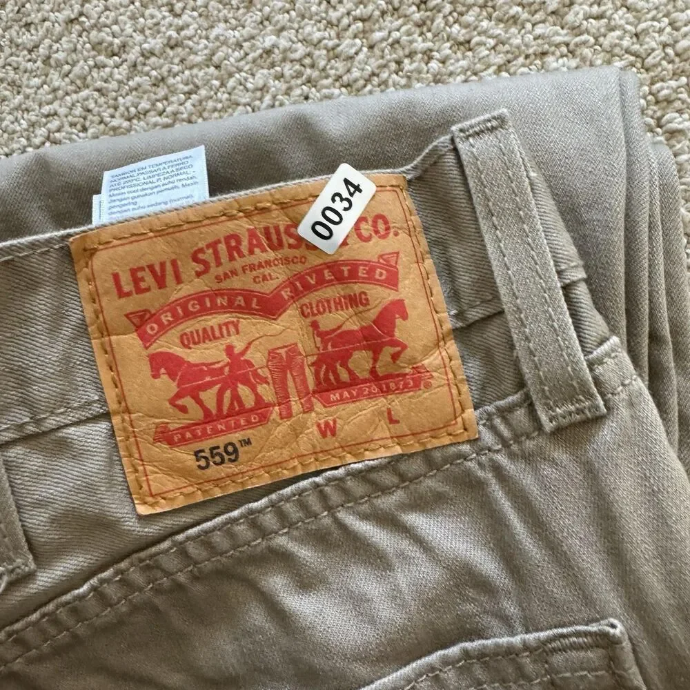 Levi's 559 Jeans Mens 44x32 Beige Relaxed Straight Zip Fly Denim 5 Pocket